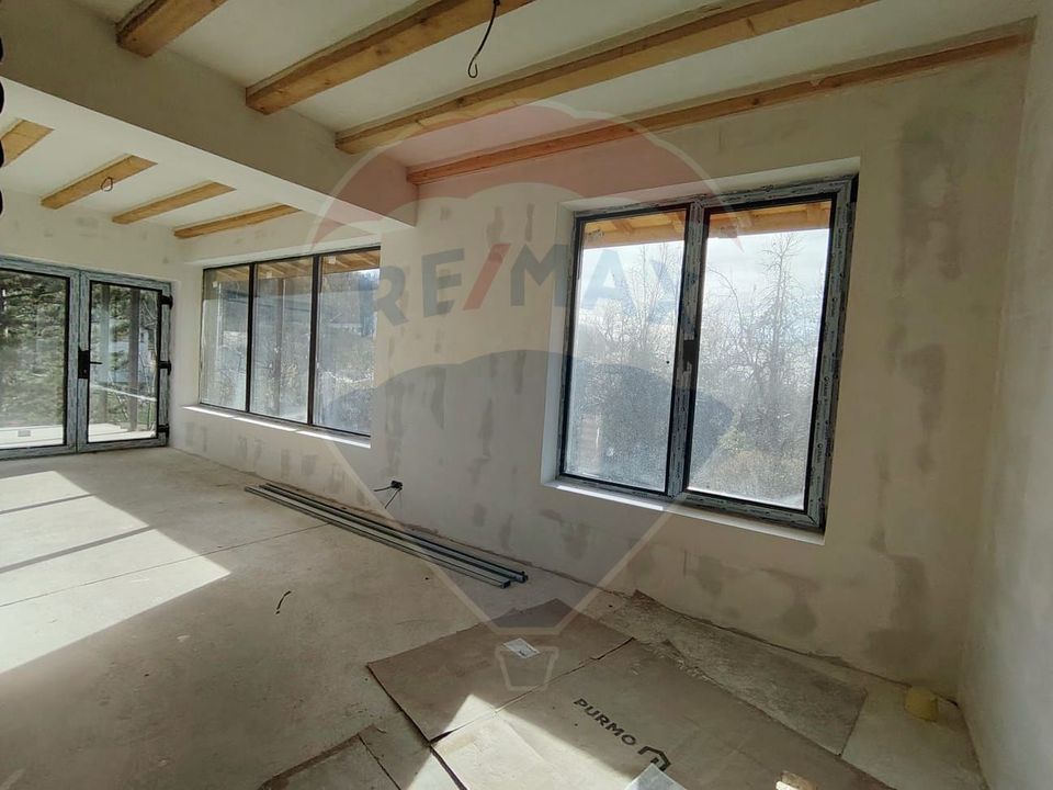 Lux Mediteranean si Intimitate pe 4.000 mp Domeniu Privat Gura Vaii