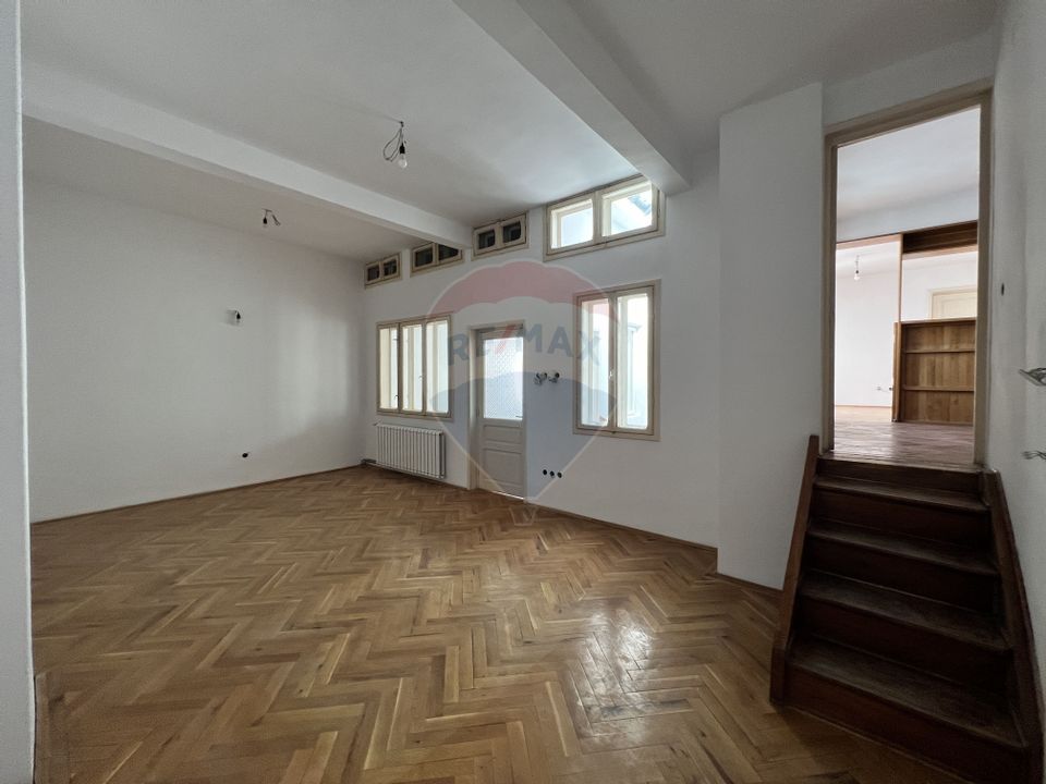 10 room House / Villa for rent, Eminescu area