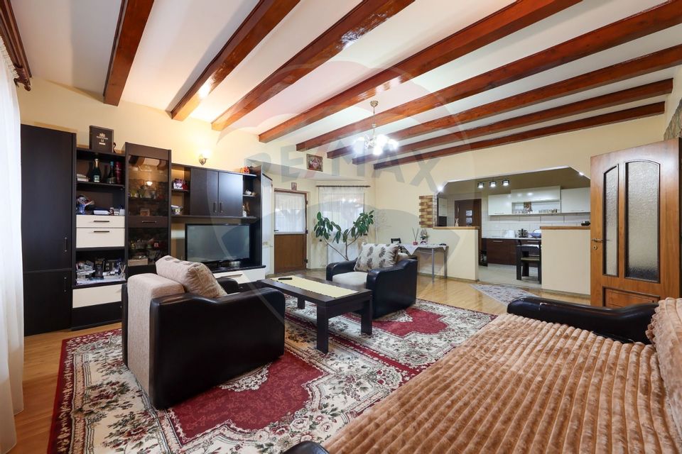 Casă 4 camere, mobilata si utilata, 2 389 m². teren, Sanpetru!