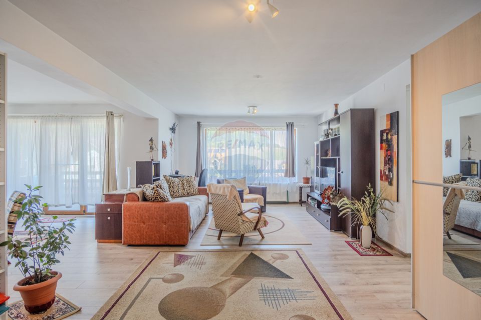 Casa de vanzare 7 camere | CURTE 953 mp | Colonia 1 Mai | COMISION 0 |