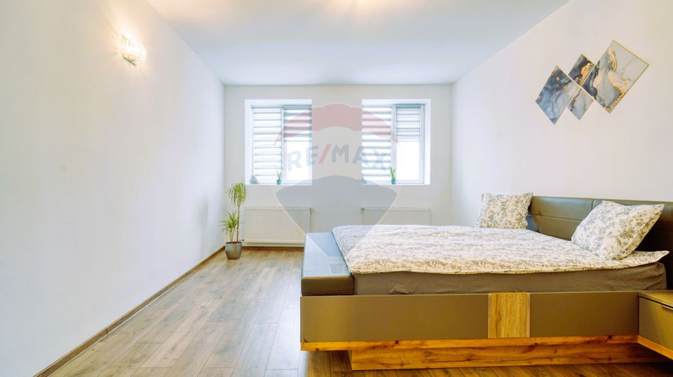 Apartament renovat cochet cu 2/3 camere, 73 mp utili, Centrul Istoric