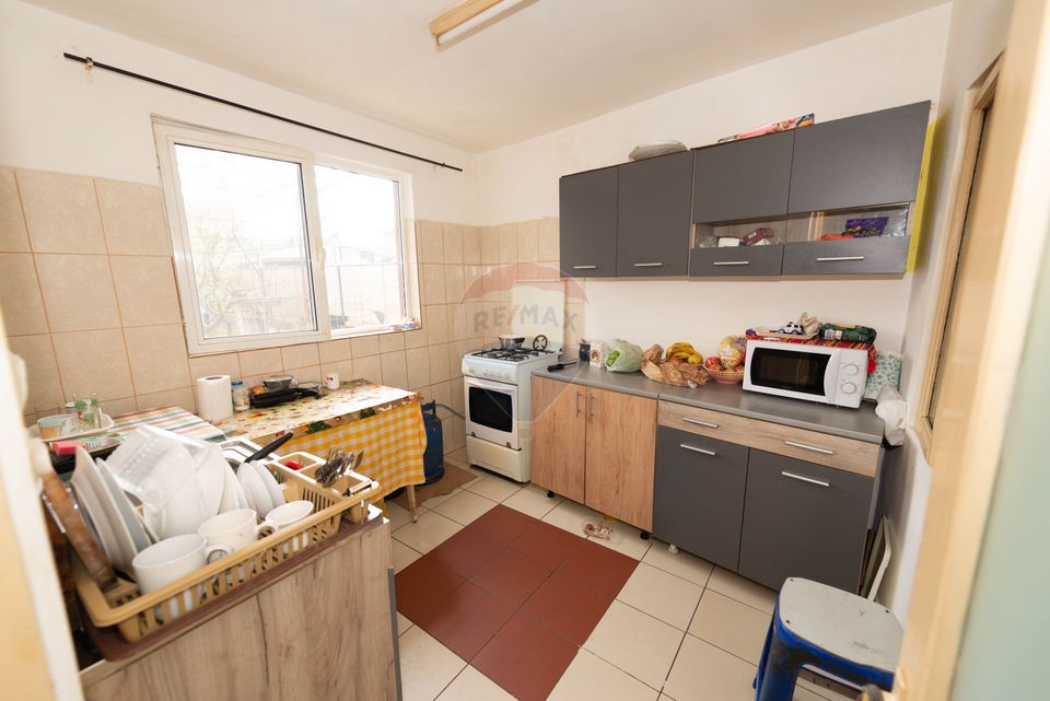 Casă de vânzare si teren 266mp în zona Giulesti