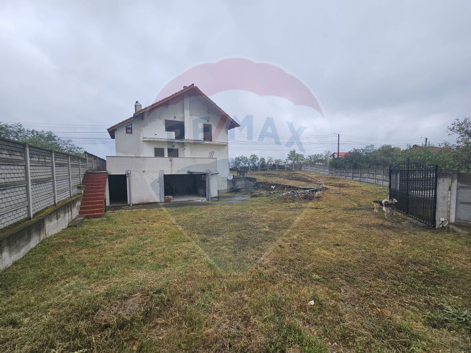 6 room House / Villa for sale