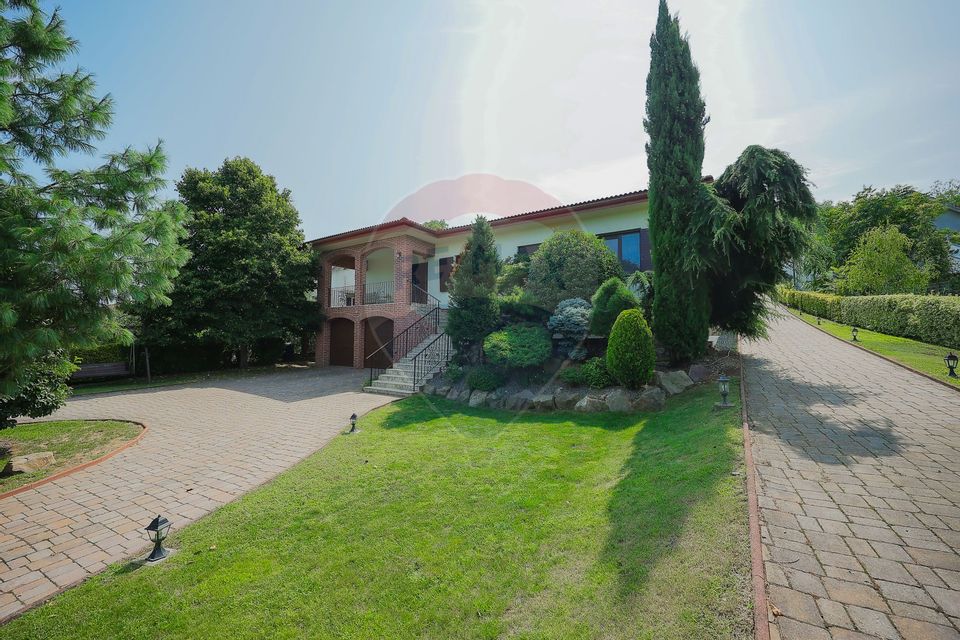 Vilă mediteraneană premium cu piscină, de vânzare, zona Dealuri Oradea