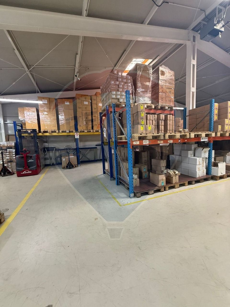 893sq.m Commercial Space for rent