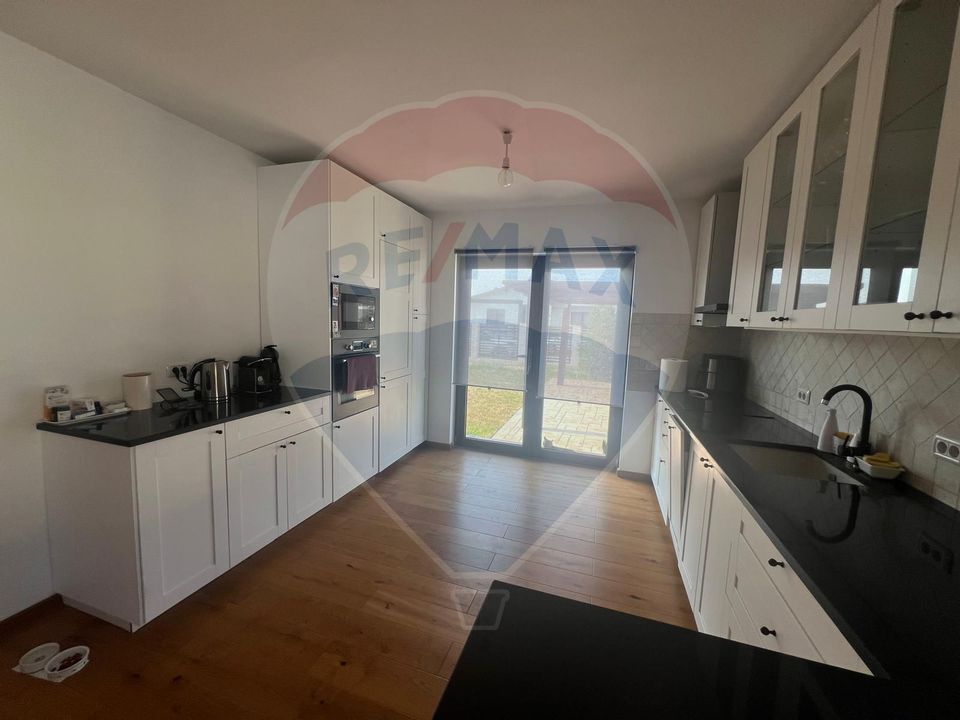 Casă / Vilă 4 camere Green field residence