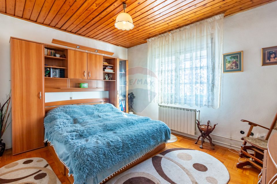 Casă / Vilă cu 4 camere de vânzare în zona Giulesti Sarbi