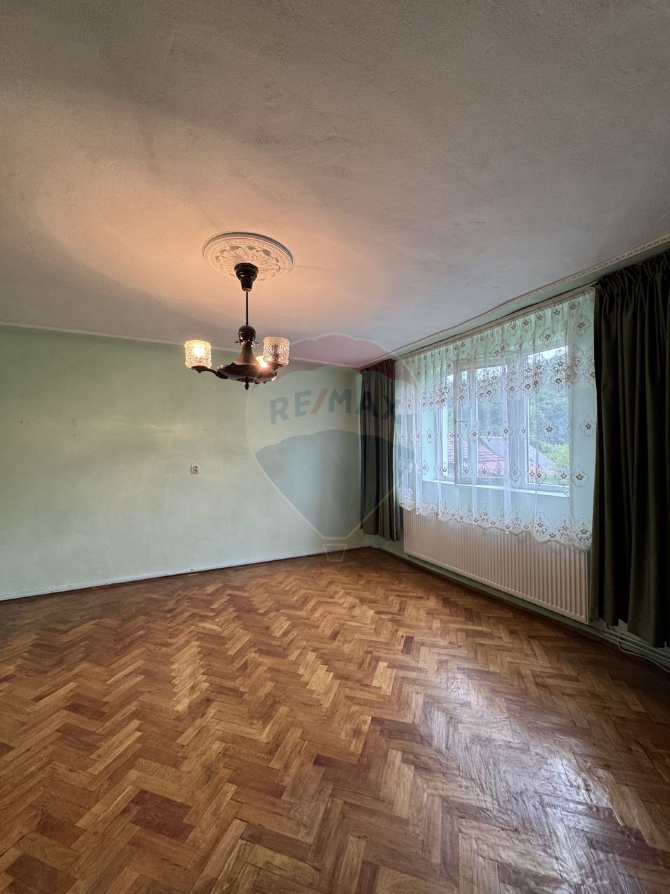 5 room House / Villa for sale, Est area