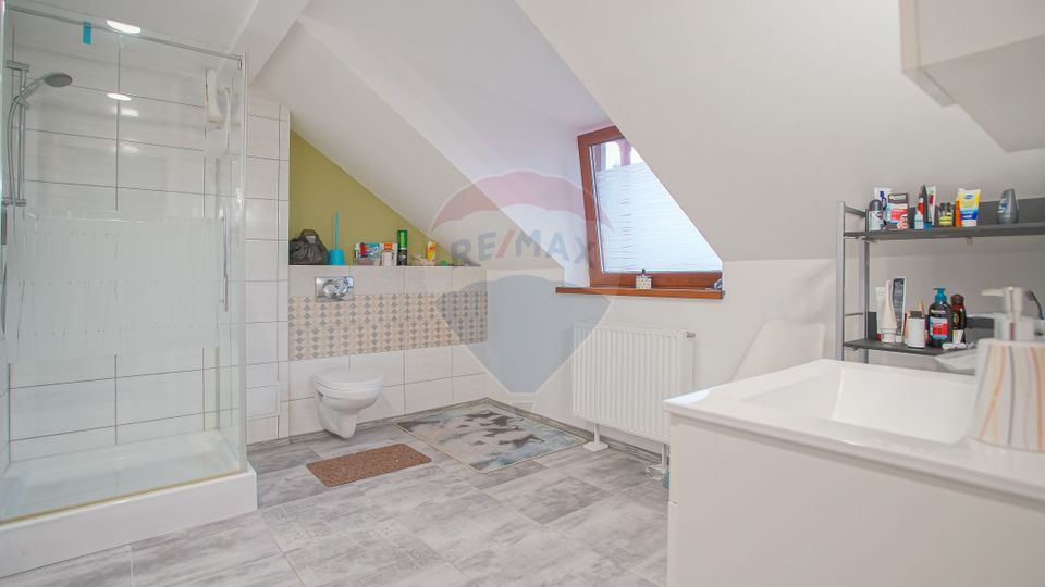 Casa multifunctionala, locuinta si destinatie comerciala Scriitorilor