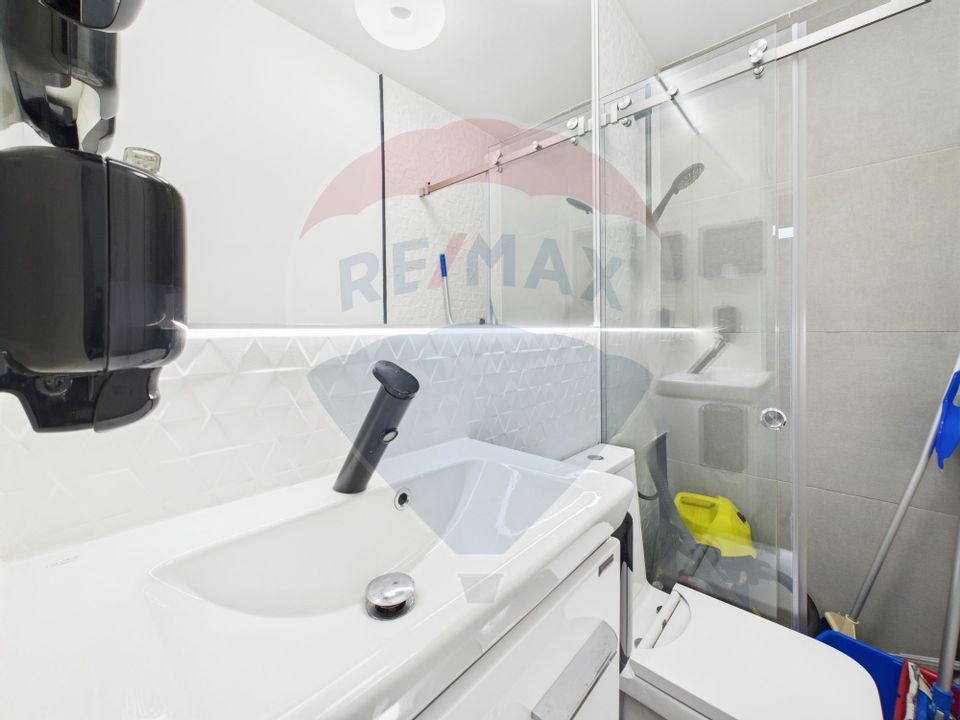 72sq.m Commercial Space for sale, Centrul Civic area