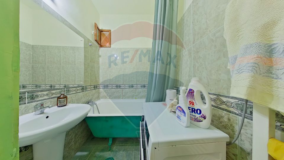 Casa individuala, 3 dormitoare, curte, langa UMF