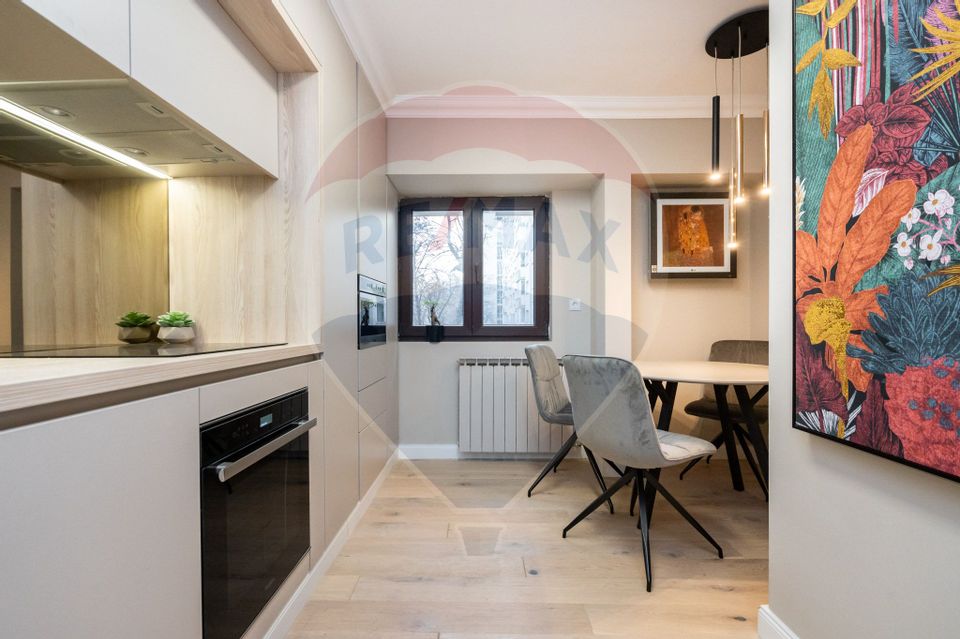 Apartament de lux 4 camere P-ta Victoriei zona Capitale