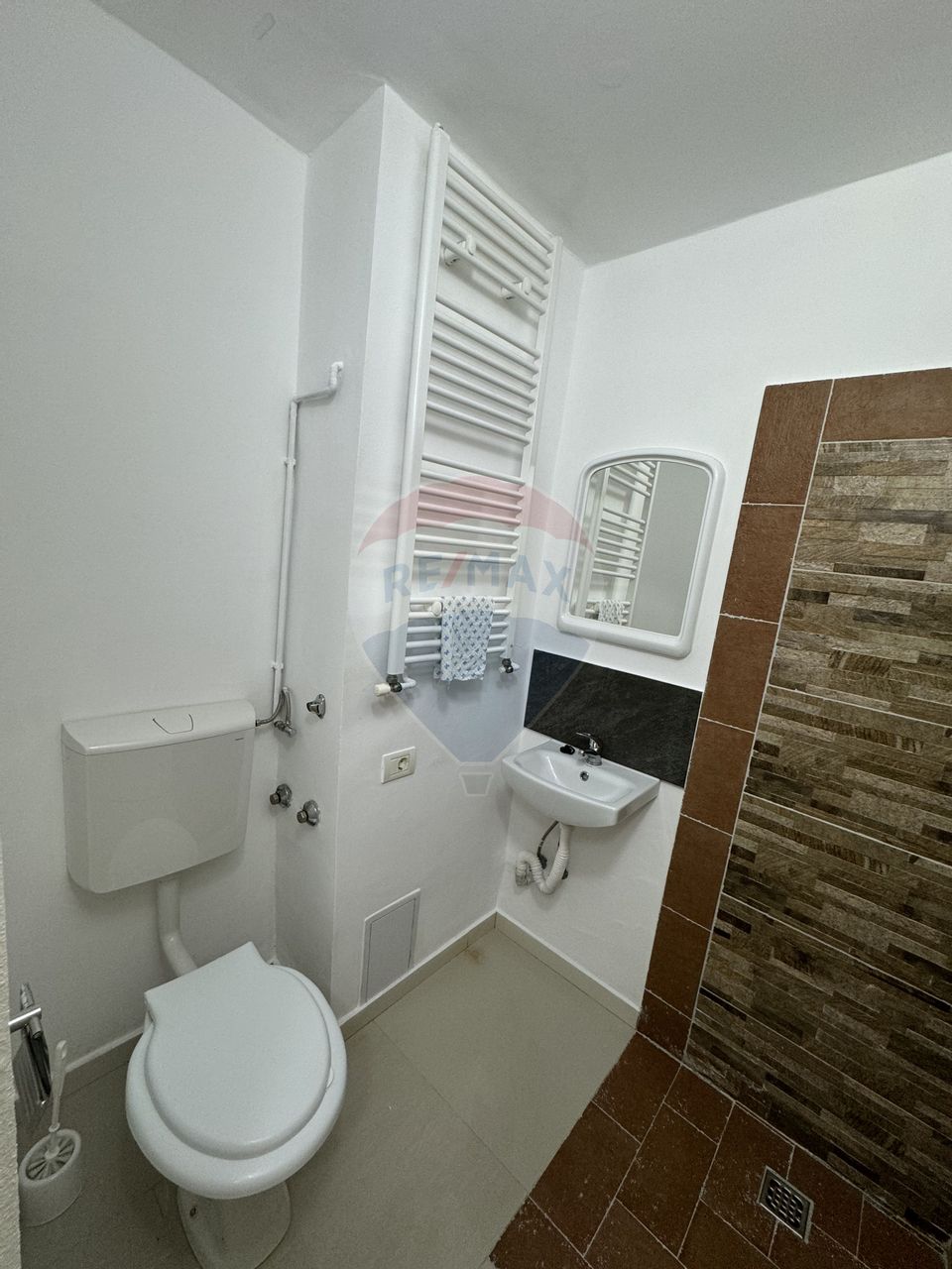 Apartament cu 1 camere de închiriat - situata la parter