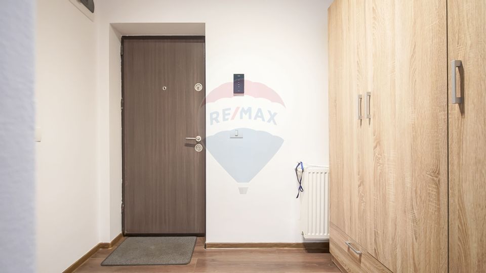 Apartament de 2 camere de închiriat în zona Tractorul