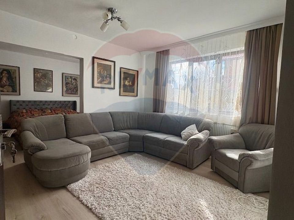 Casă / Vilă cu 6 camere de vânzare