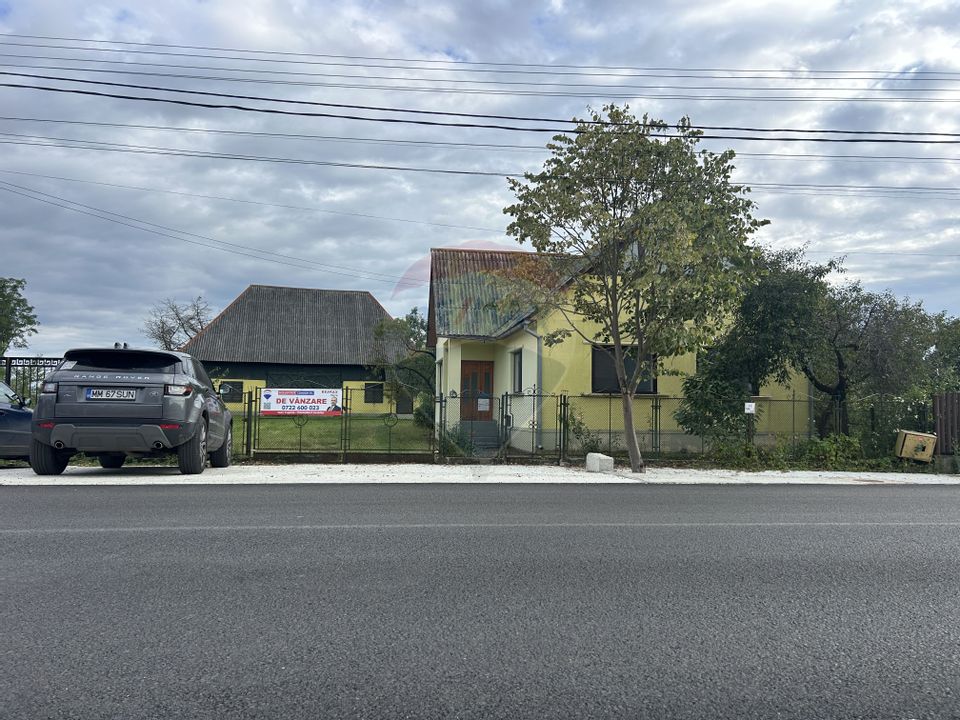 Casa - sura cu 16 ari teren de vânzare în Buşag