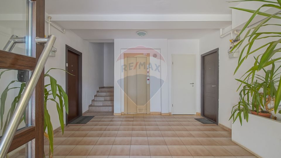 De vanzare penthouse in Tractoru, 3 camere, mobilat si utilat