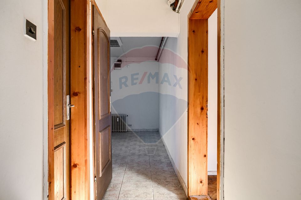 Apartament 3 camere de vânzare parter, pe Calea Aurel Vlaicu