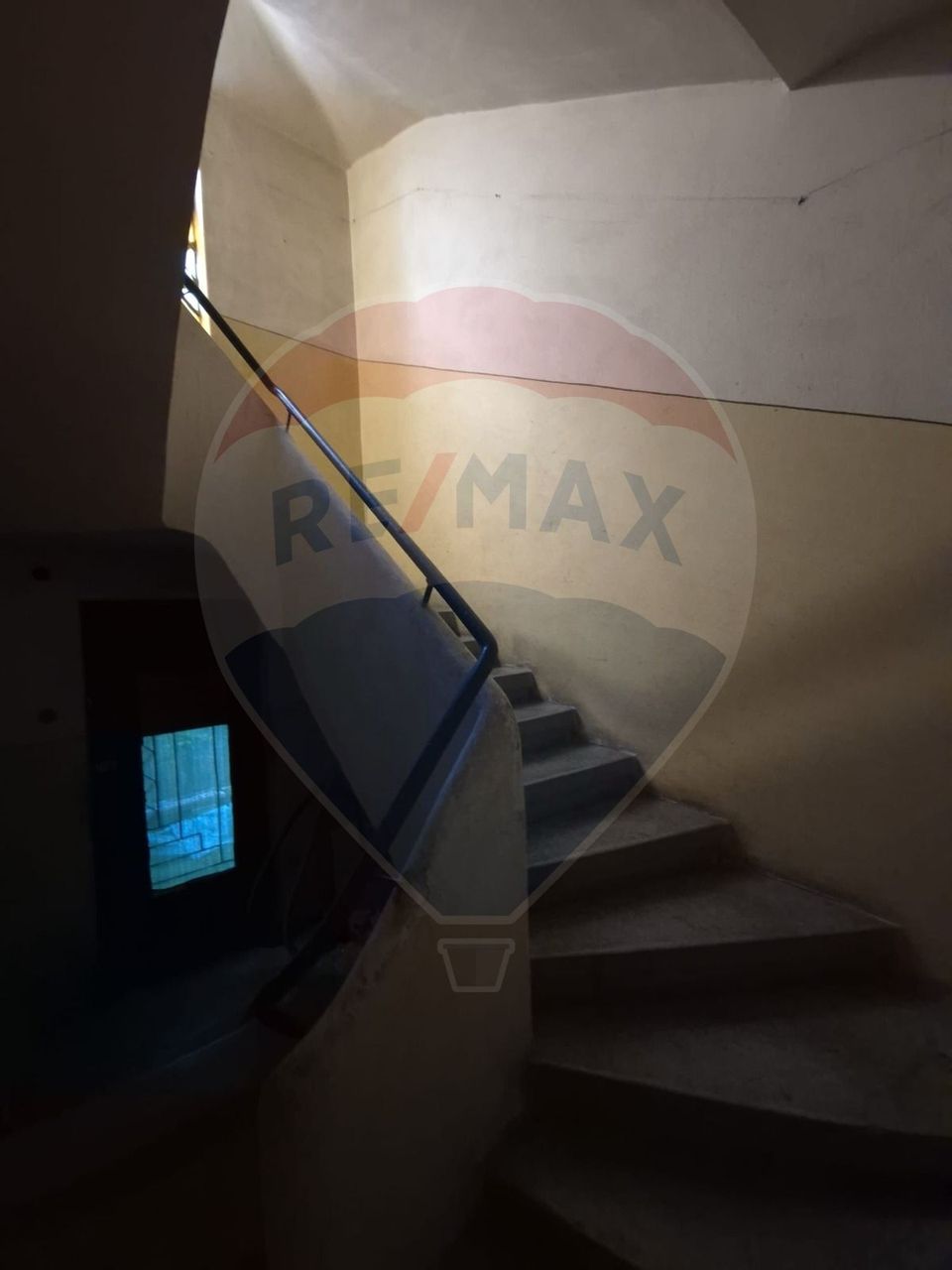 Casă / Vilă cu 11 camere de vânzare în zona Iancului