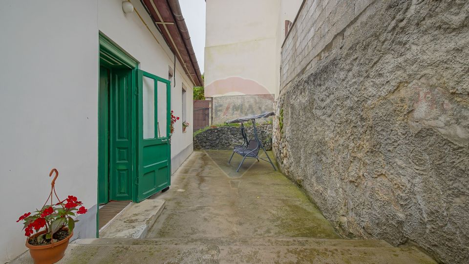Casă / Vilă cu 5 camere de vânzare în zona Schei, Cotun 9