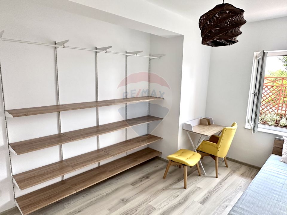 Apartament cu 3 camere 2 locuri de parcare gradina 55 mp North Light