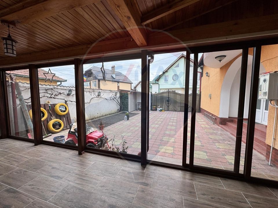 8 room House / Villa for rent, Central area