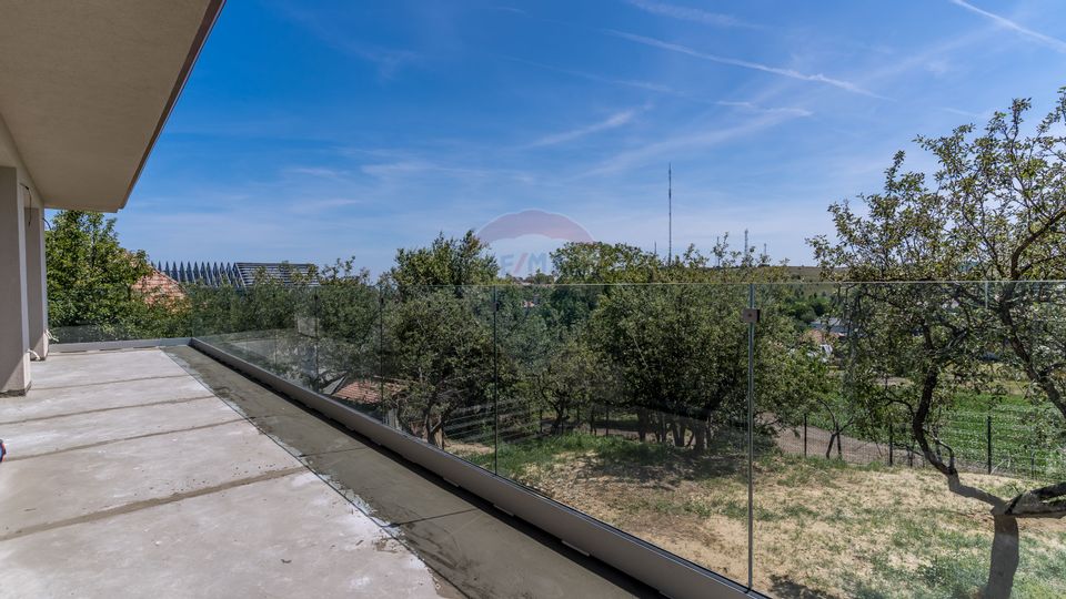 Casa individuala, 5 camere, 60mp terase, teren 750mp,comision 0