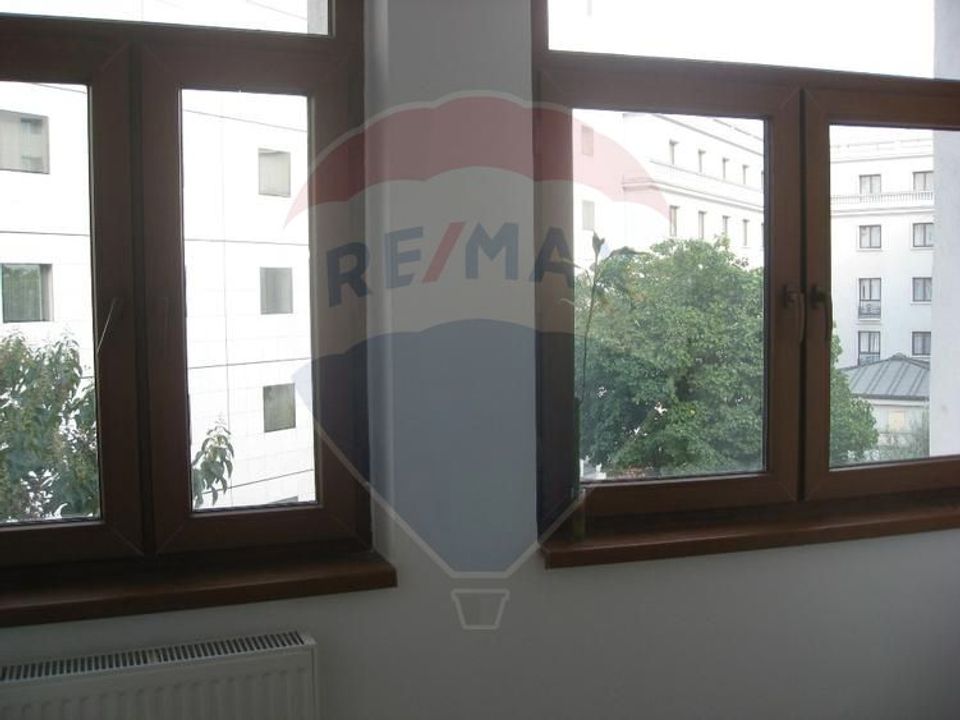 Apartament 6 camere decomandat