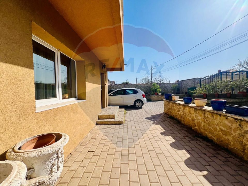 5 room House / Villa for sale