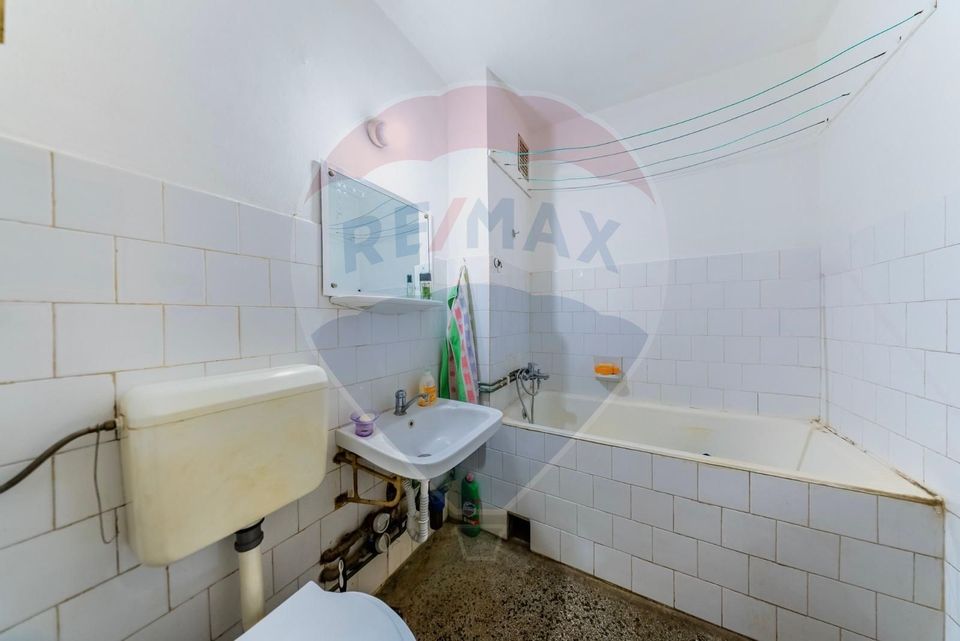Apartament cu 3 camere la etajul 2 în zona Podgoria