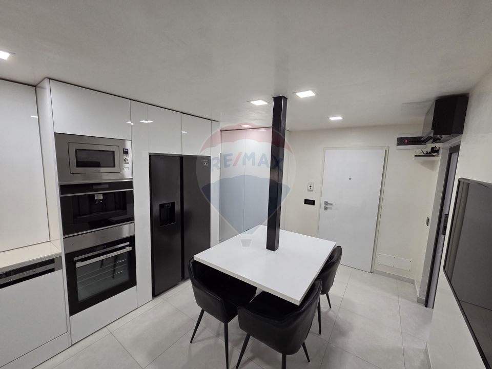 Apartament cu 3 camere etajul 1, zona Poienita