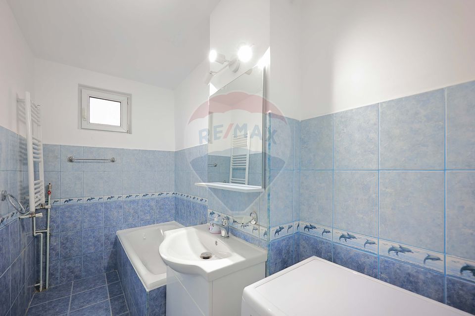 Apartament cu 3 camere de vânzare, zona Ioșia