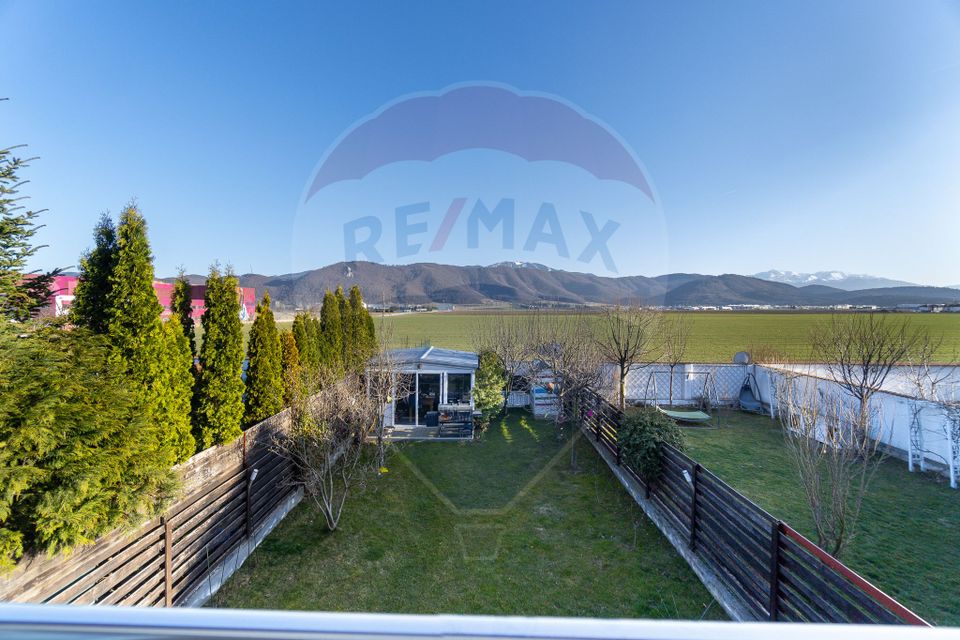 Casă / Vilă cu 4 camere de vânzare în zona Central