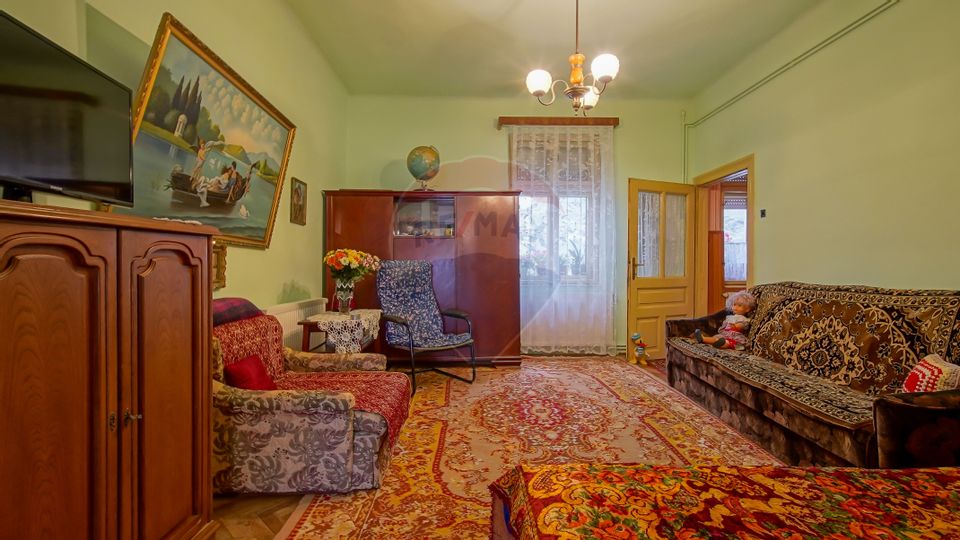 Casă / Vilă cu 5 camere de vânzare în zona Schei, Cotun 9