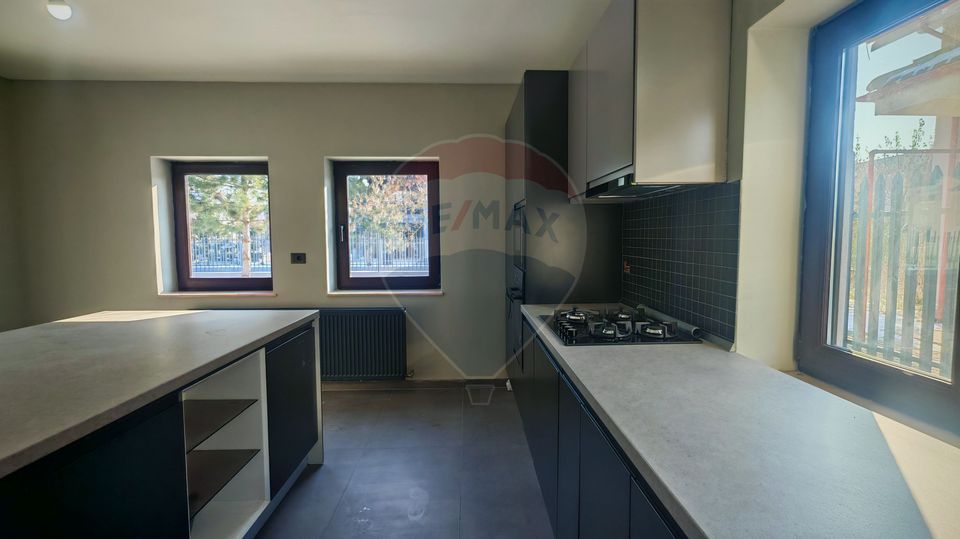 4 bedroom villa for sale I Corbeanca I Blue Lagoon