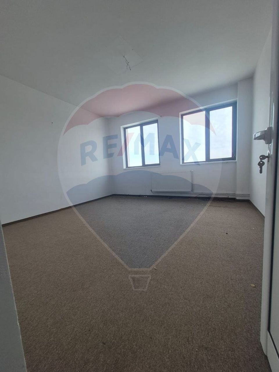 110sq.m Office Space for rent, Alfa area