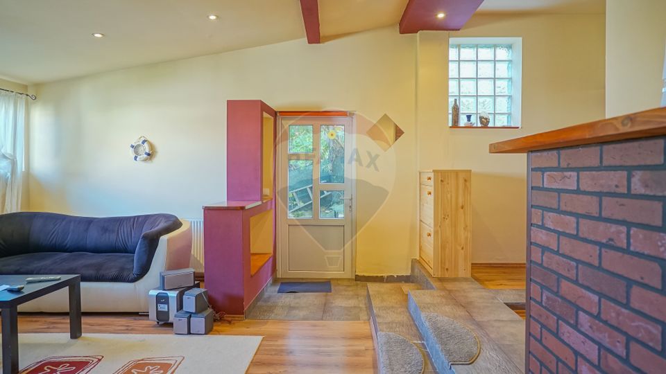 Corp de casă cu 2 apartamente și curte individuală, str. Făgetului