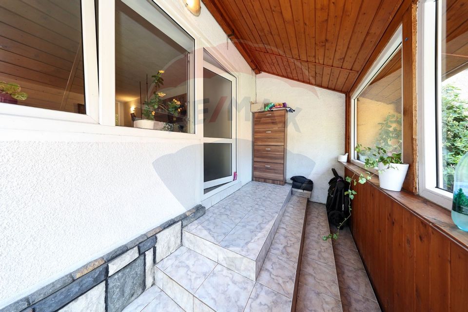 Vilă cu 4 camere de vânzare în zona Florilor