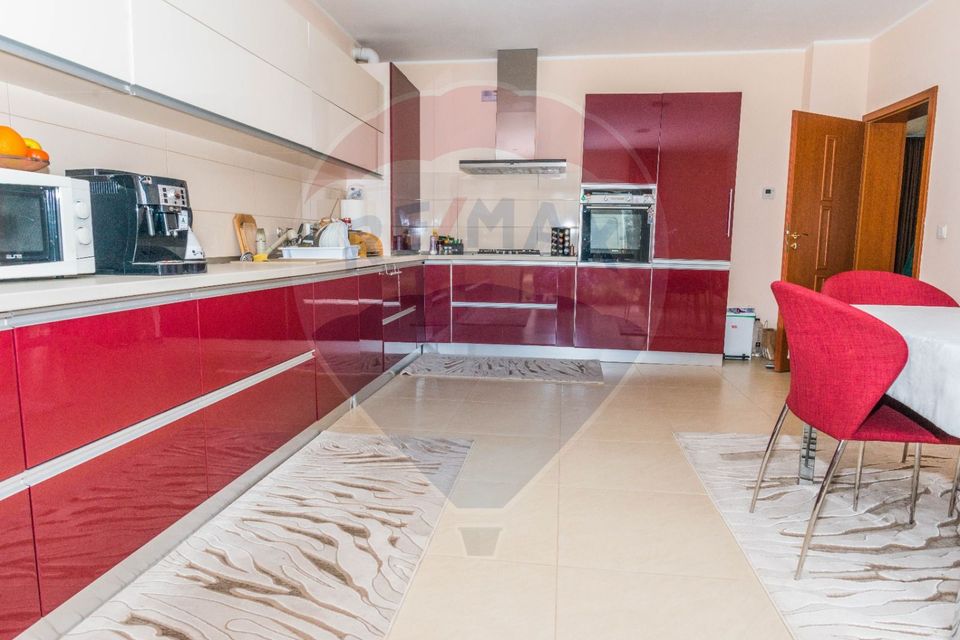 Vila in stil  mediterenean, lux,  în statiunea balneoclimaterica Covasna