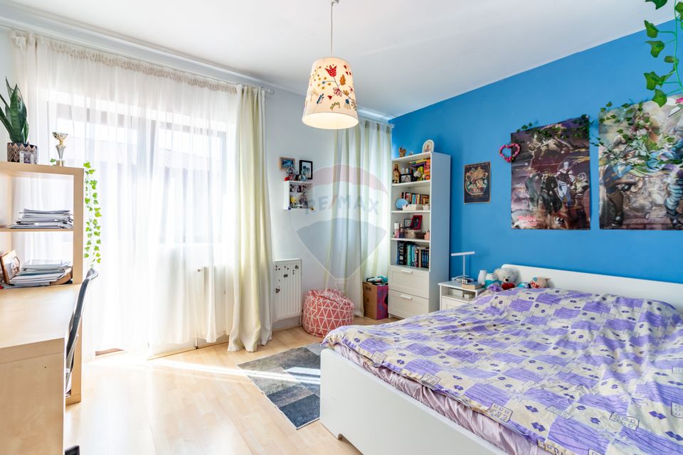 Villa for sale at the entrance to Mogosoaia, between two forests, lake