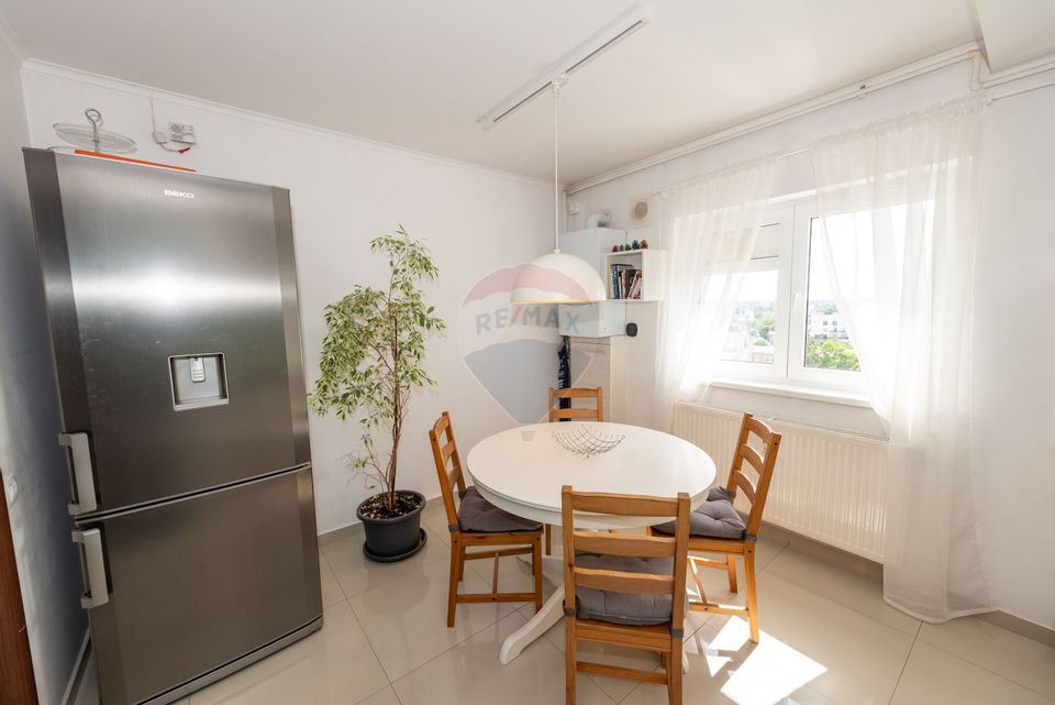 Apartament 3 camere de vanzare Timpuri Noi, Loc parcare ADP si Boxa