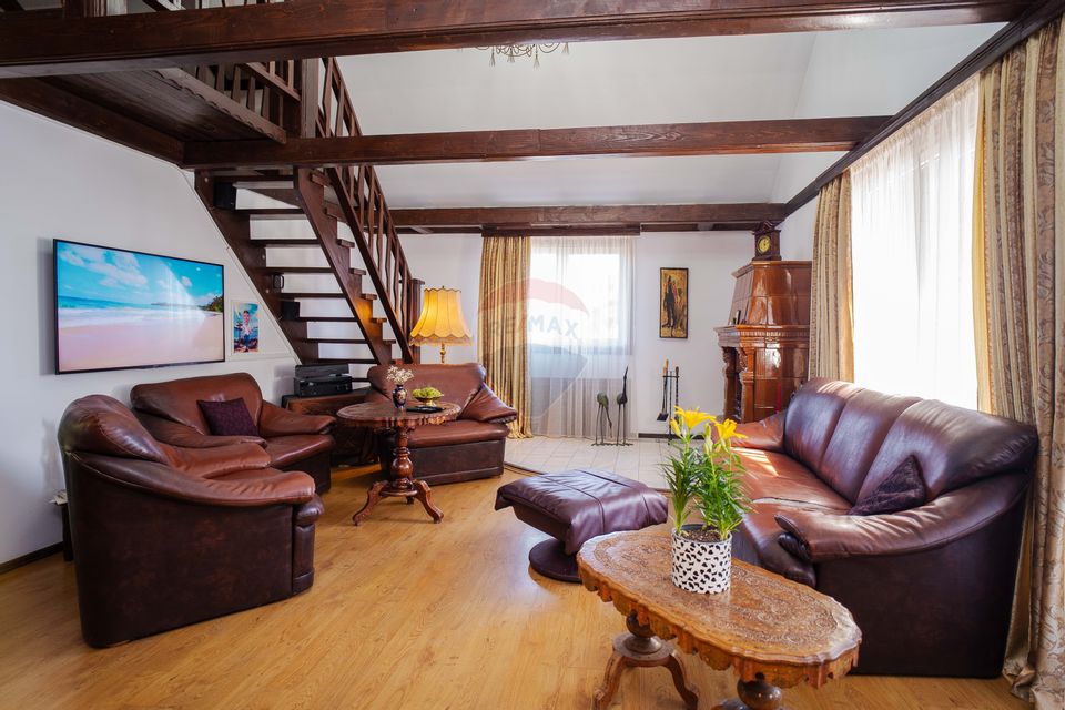 Casă / Vilă spatioasa cu teren in zona centrala Sararie