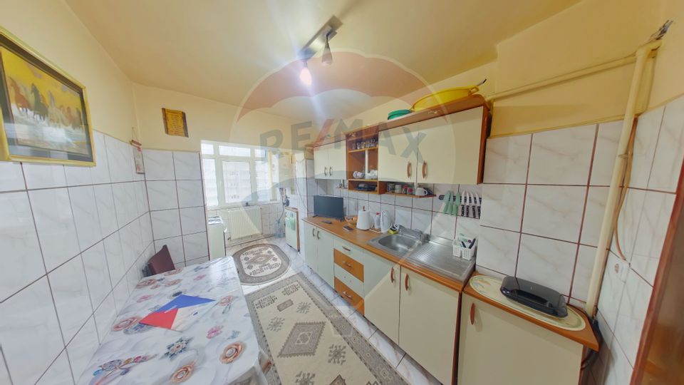 Apartament cu 3 camere de vânzare în zona Garii