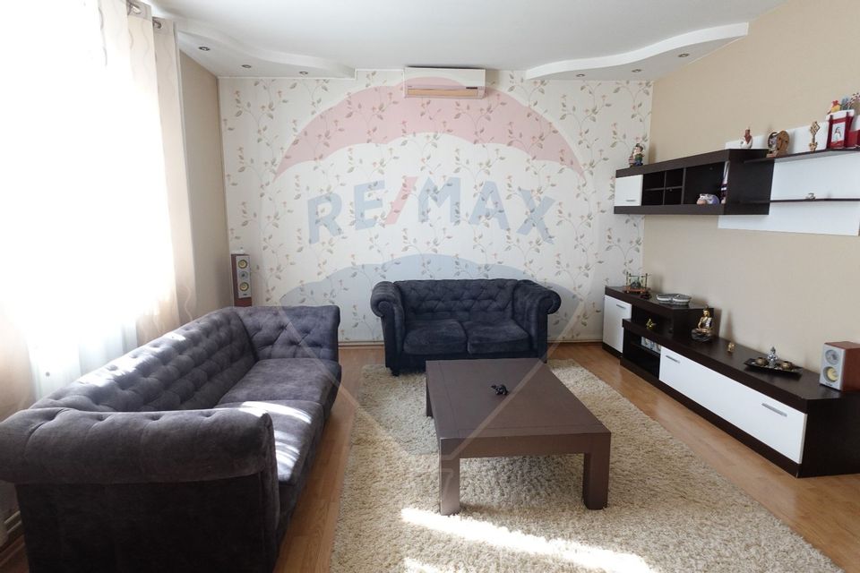 6 room House / Villa for sale