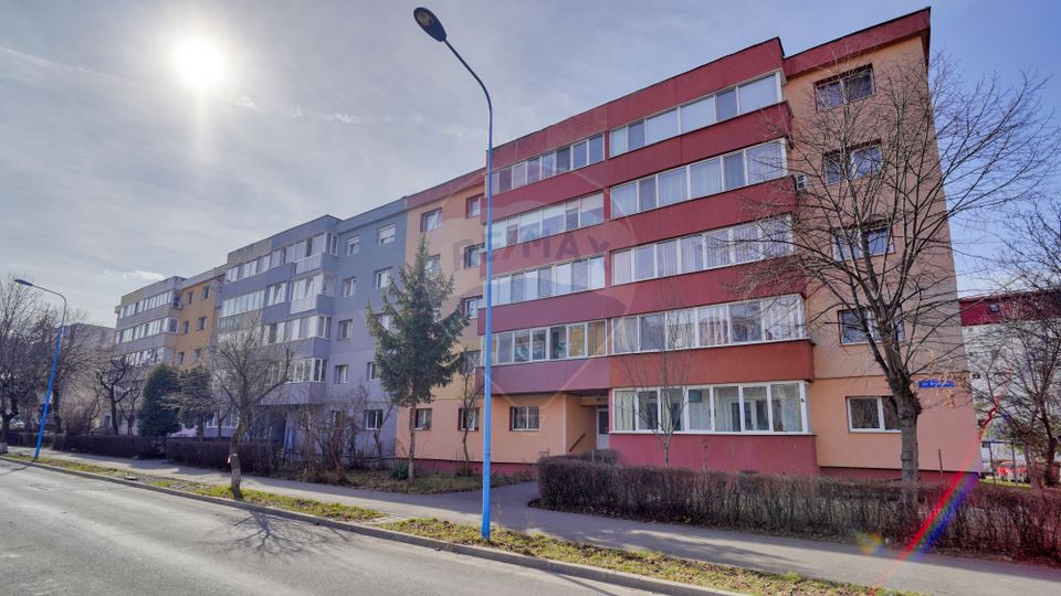Apartament cu 3 camere, de vânzare, Str. Argintului,  Tractorul