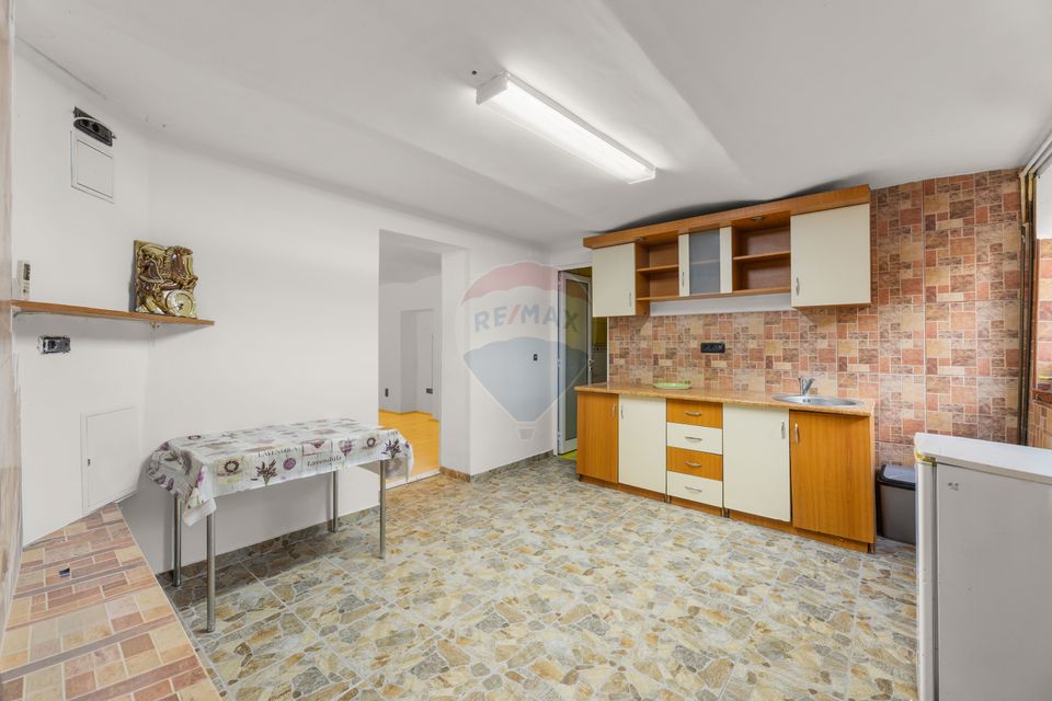 Casă spațioasă de închiriat pe Malul Mureșului