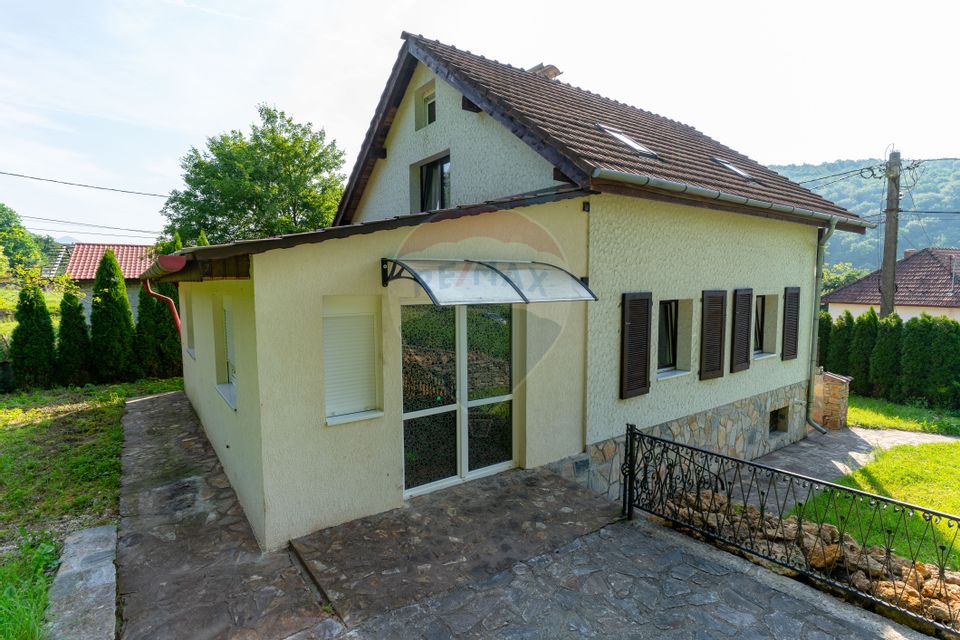 5 room House / Villa for sale