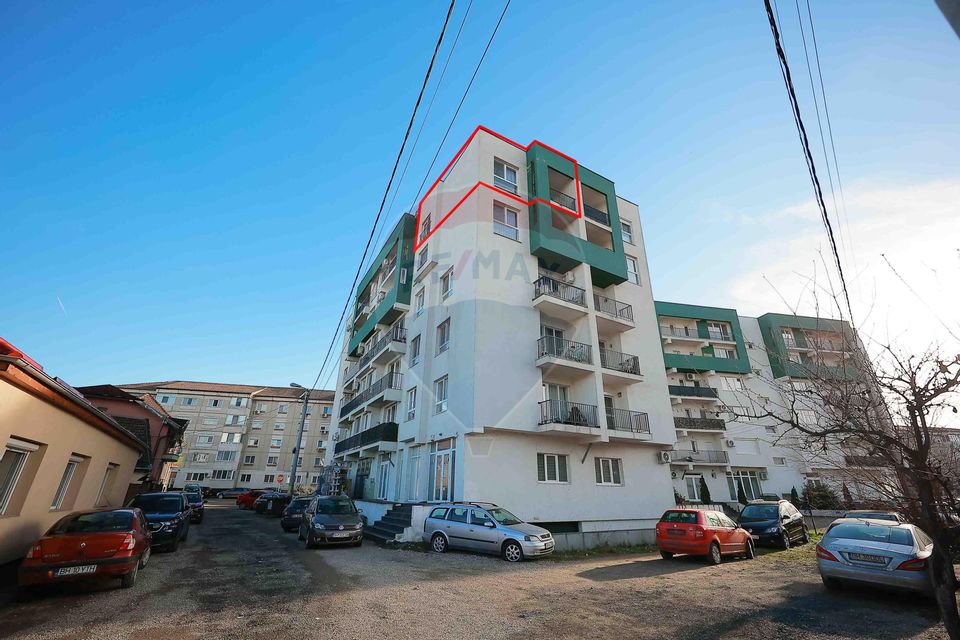 De vânzare apartament cu 3 camere, Zona Prima Shops