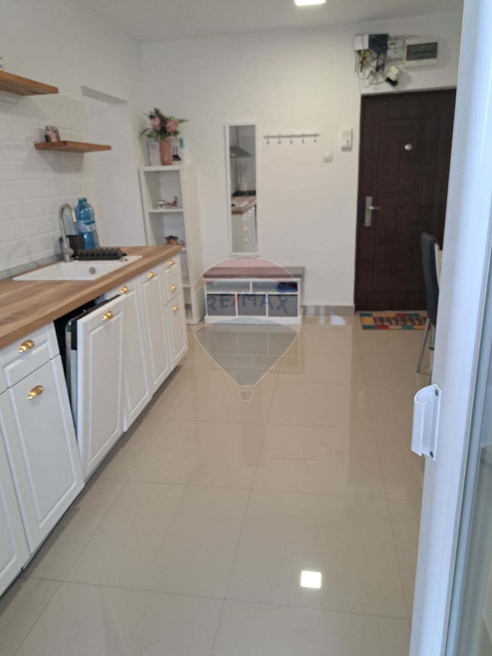 2 Camere de Închiriat, Centru