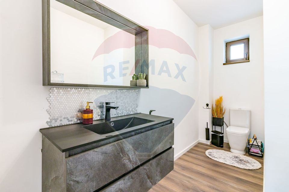 8 room House / Villa for sale